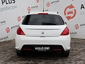 Peugeot 308, 2011г., передний привод, механика