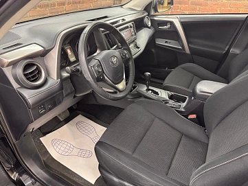 Toyota RAV4, 2018г, передний привод, вариатор