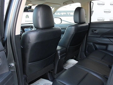 Mitsubishi Outlander, 2015г, полный привод, вариатор
