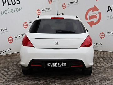 Peugeot 308, 2011г, передний привод, механика