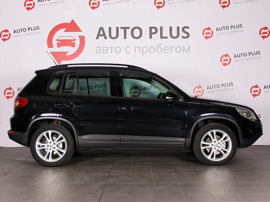Volkswagen Tiguan, 2009г., полный привод, автомат