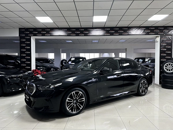 BMW , 2023г., полный привод, автомат