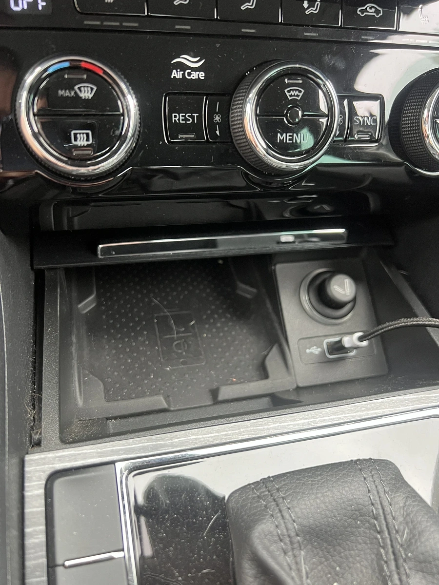 Skoda Superb, 2019г., передний привод, робот