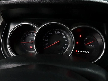 Nissan Tiida, 2013г., передний привод, механика