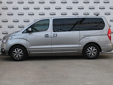 Hyundai , 2018г., задний привод, автомат