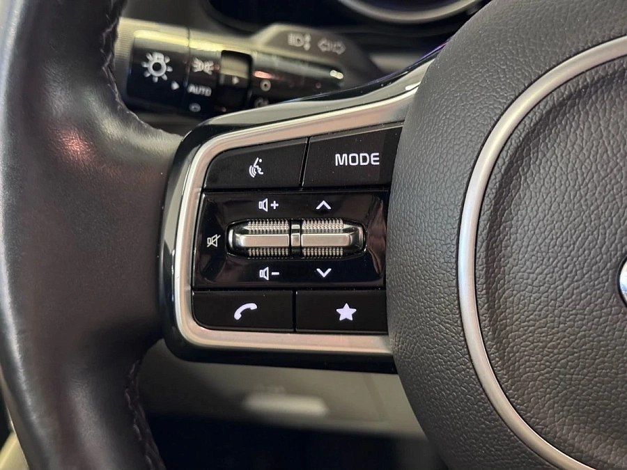 Kia Carnival, 2021г., передний привод, автомат