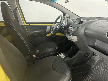 Peugeot 107, 2012г, передний привод, робот
