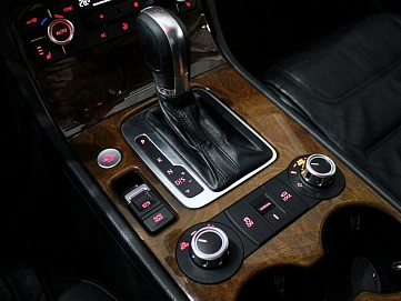 Volkswagen Touareg, 2013г, полный привод, автомат
