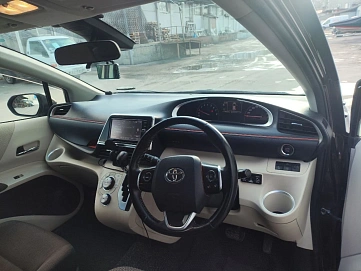 Toyota Sienta, 2016г, передний привод, вариатор