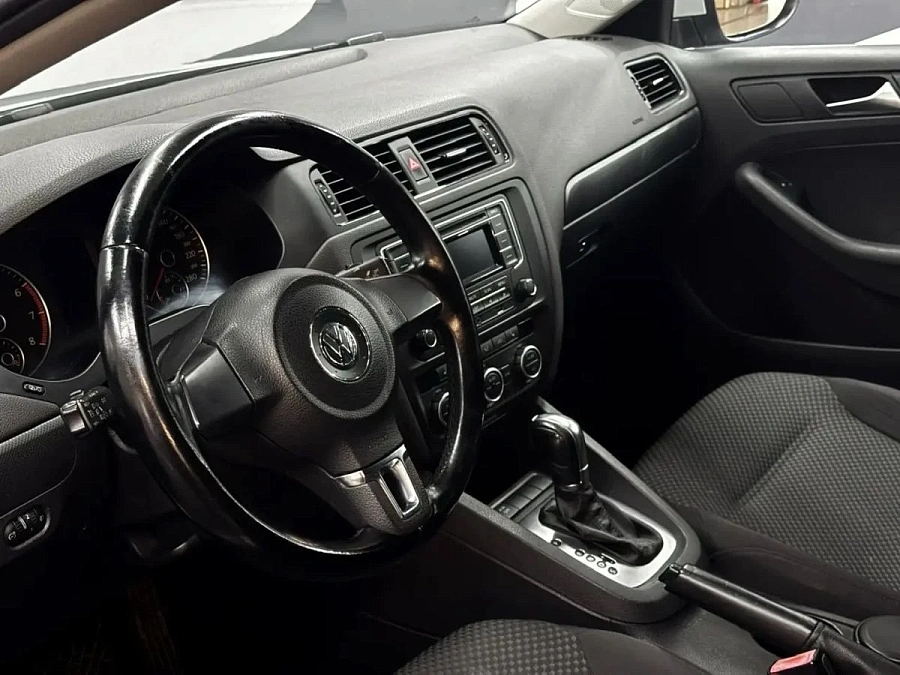 Volkswagen Jetta, 2014г., передний привод, автомат