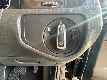 Volkswagen Golf, 2018г, передний привод, робот