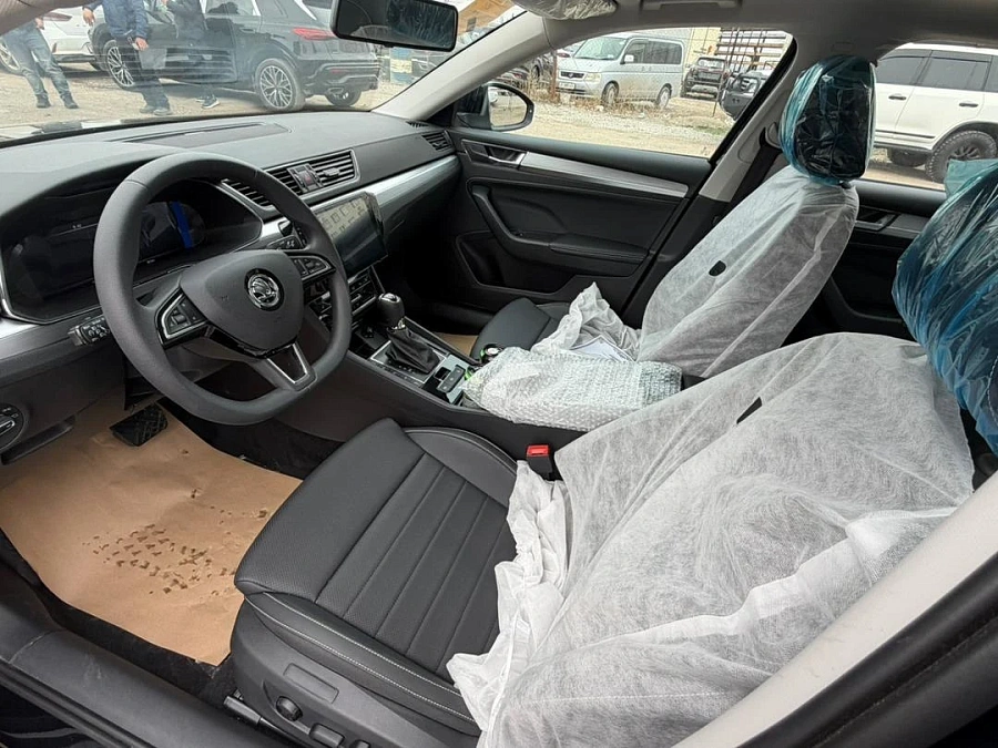 Skoda Superb, 2025г., передний привод, робот
