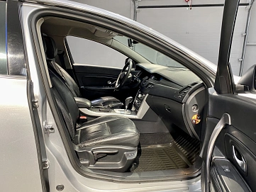 Renault Latitude, 2010г, передний привод, вариатор