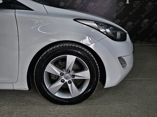 Hyundai Avante, 2011г, передний привод, автомат