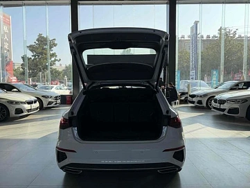 Audi A3, 2023г, передний привод, робот