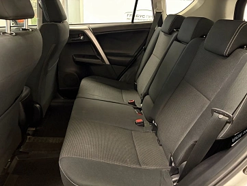 Toyota RAV4, 2019г, передний привод, автомат