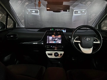 Toyota Prius, 2016г, передний привод, автомат