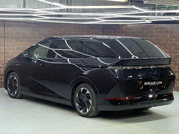 Xpeng X9, 2024г, полный привод, автомат