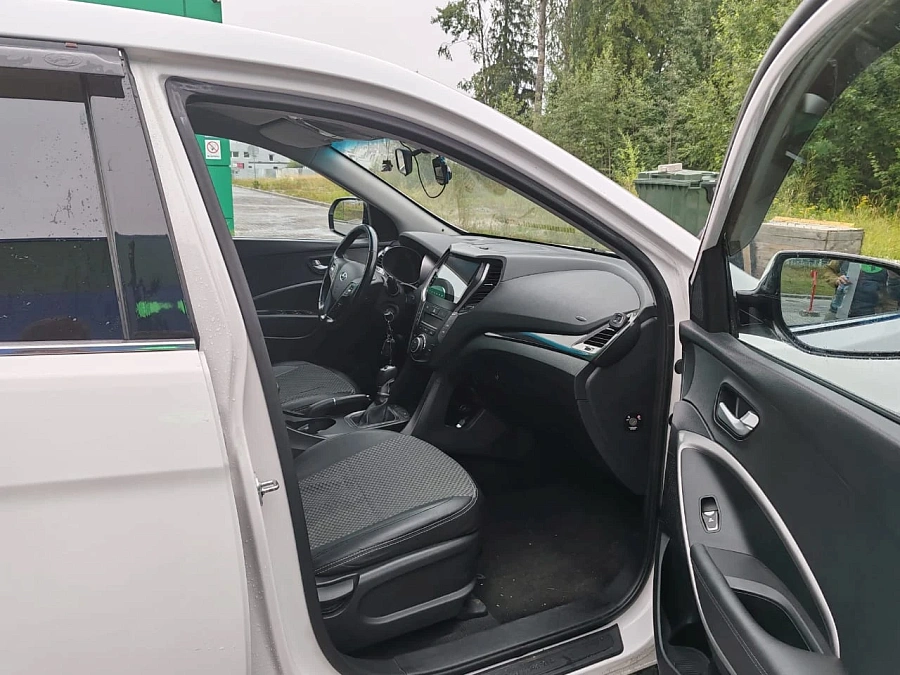 Hyundai Santa Fe, 2015г., полный привод, механика