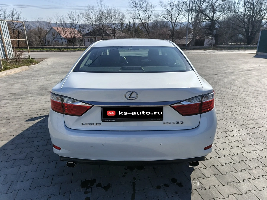 Lexus ES, 2013г., передний привод, автомат
