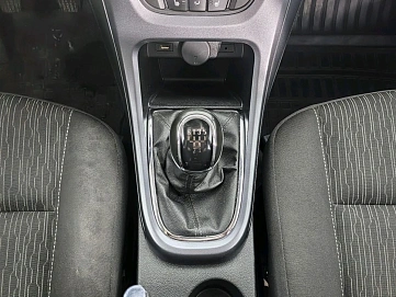 Opel Astra, 2013г, передний привод, механика