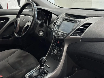 Hyundai Elantra, 2015г, передний привод, автомат