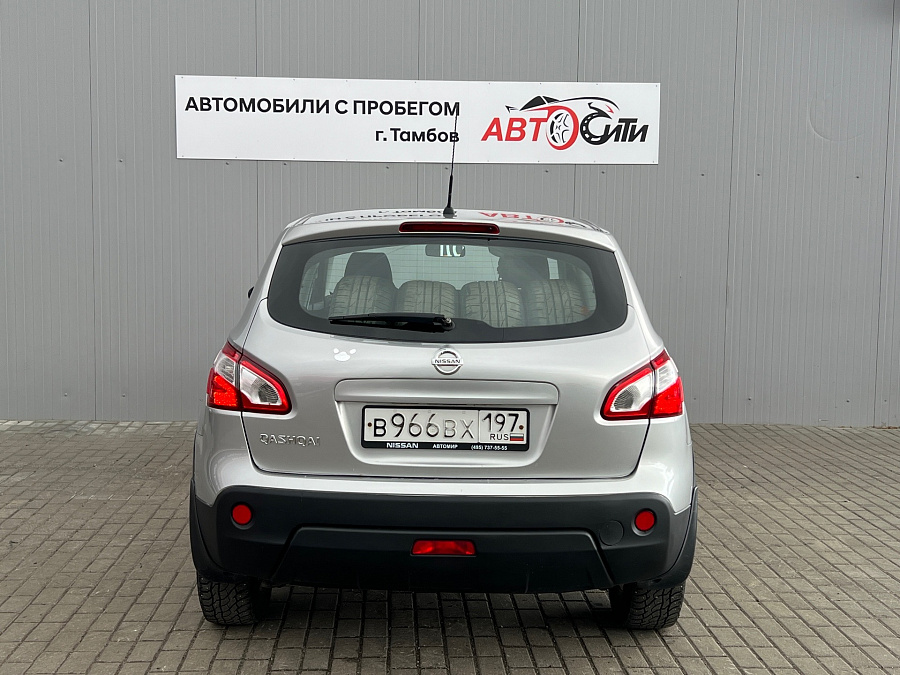 Nissan Qashqai, 2010г., передний привод, вариатор