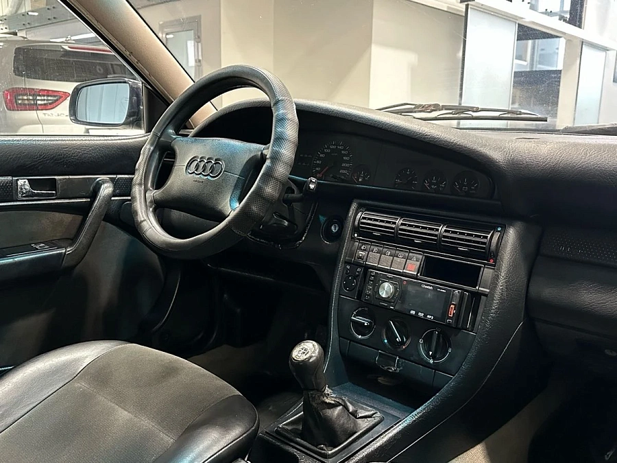 Audi A6, 1994г., передний привод, механика