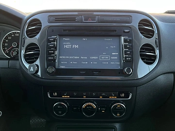 Volkswagen Tiguan, 2012г, передний привод, автомат