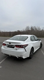 Toyota Camry, 2021г, передний привод, автомат
