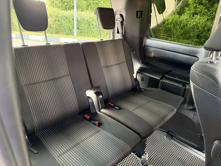 Toyota Voxy, 2019г., передний привод, вариатор