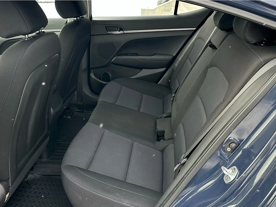 Hyundai Elantra, 2016г., передний привод, автомат