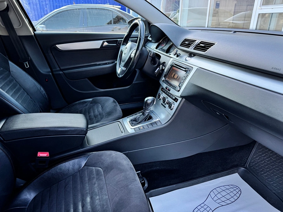 Volkswagen Passat, 2012г., передний привод, робот