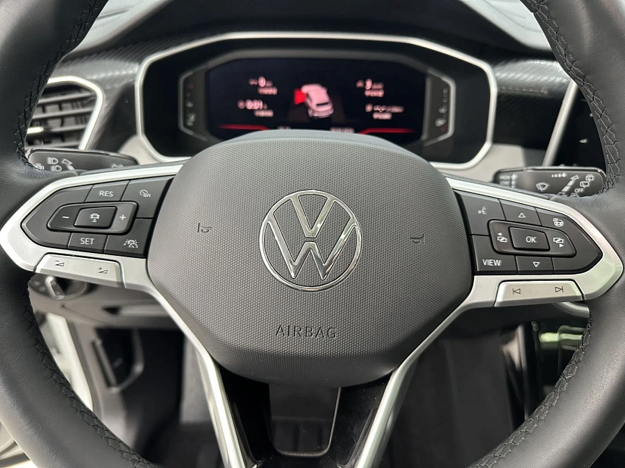 Volkswagen Tayron, 2022г., передний привод, робот