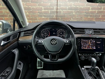 Volkswagen Passat, 2017г, полный привод, робот