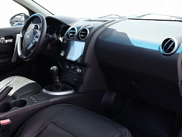 Nissan Qashqai, 2008г, передний привод, механика