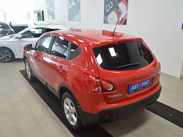 Nissan Qashqai, 2008г, передний привод, механика