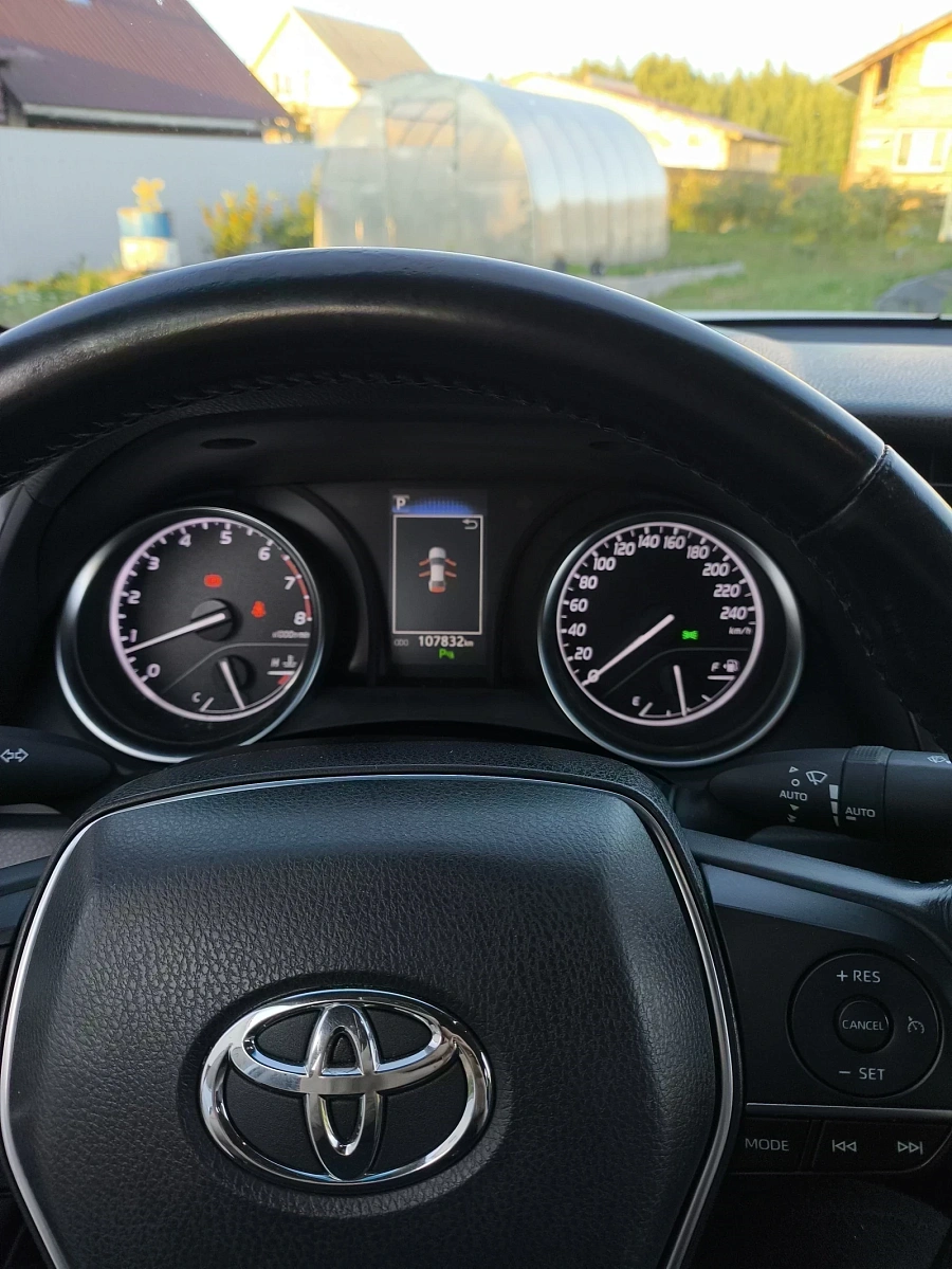 Toyota Camry, 2021г., передний привод, автомат