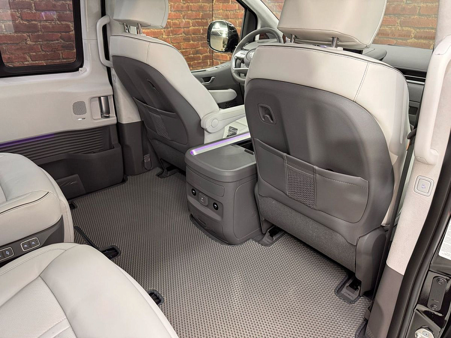 Hyundai Staria, 2023г., полный привод, автомат