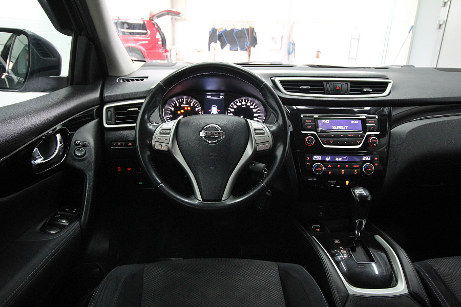 Nissan Qashqai, 2014г., передний привод, вариатор