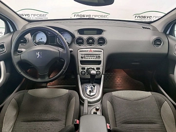 Peugeot 308, 2008г, передний привод, автомат