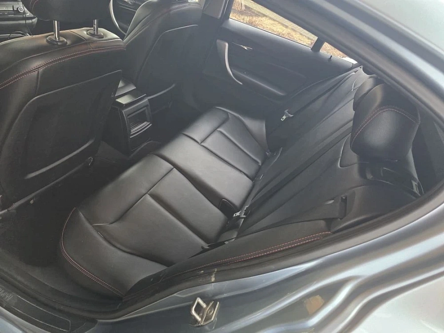 BMW 1 серии, 2012г., задний привод, автомат