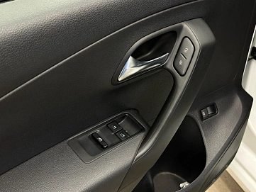 Volkswagen Polo, 2019г, передний привод, механика