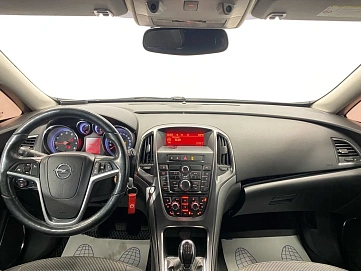 Opel Astra, 2011г, передний привод, механика