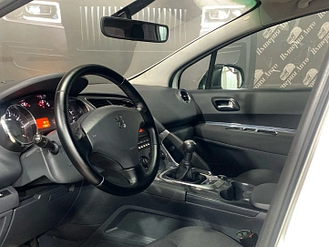 Peugeot 3008, 2011г, передний привод, механика
