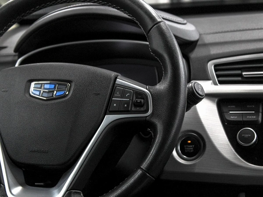 Geely Atlas, 2018г., передний привод, автомат