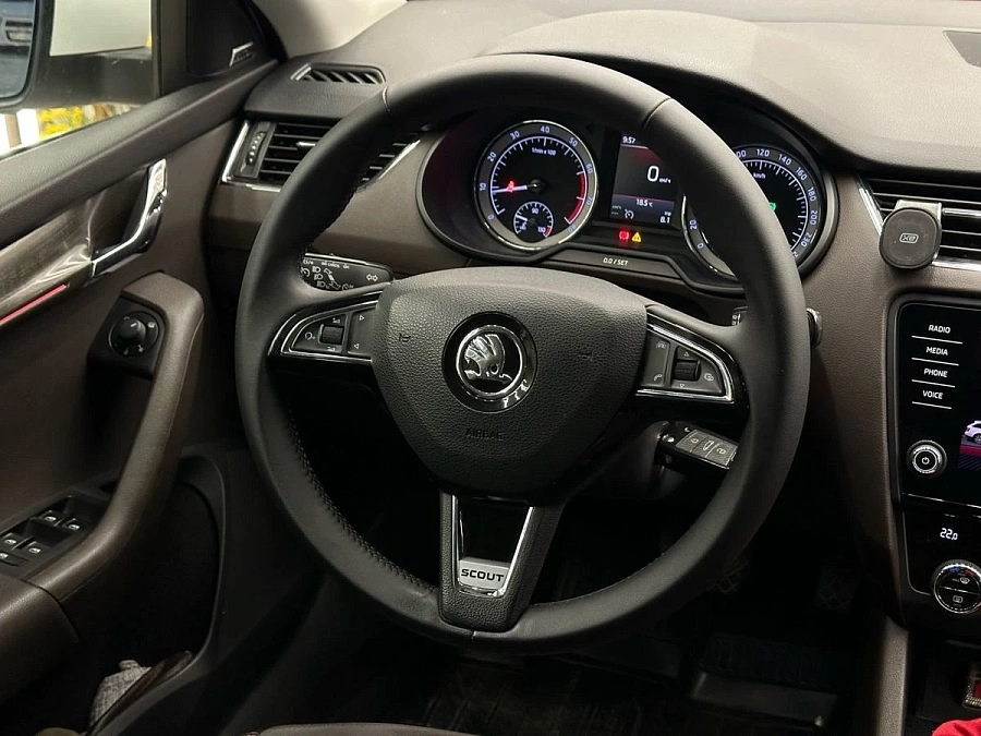 Skoda Octavia, 2017г., полный привод, робот