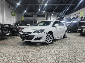 Opel Astra, 2014г, передний привод, автомат