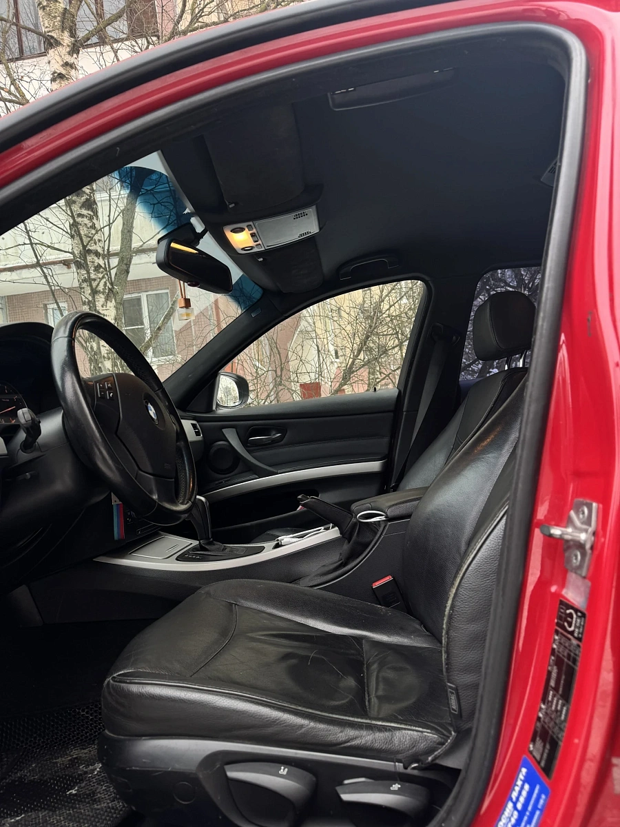 BMW 3 серии, 2009г., задний привод, автомат