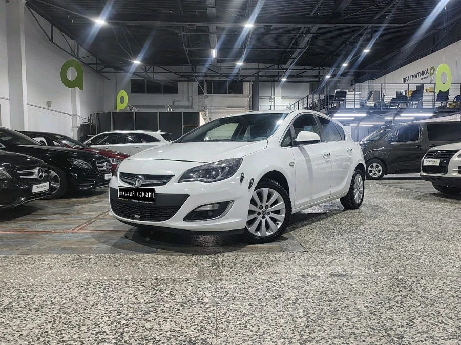 Opel Astra, 2014г., передний привод, автомат